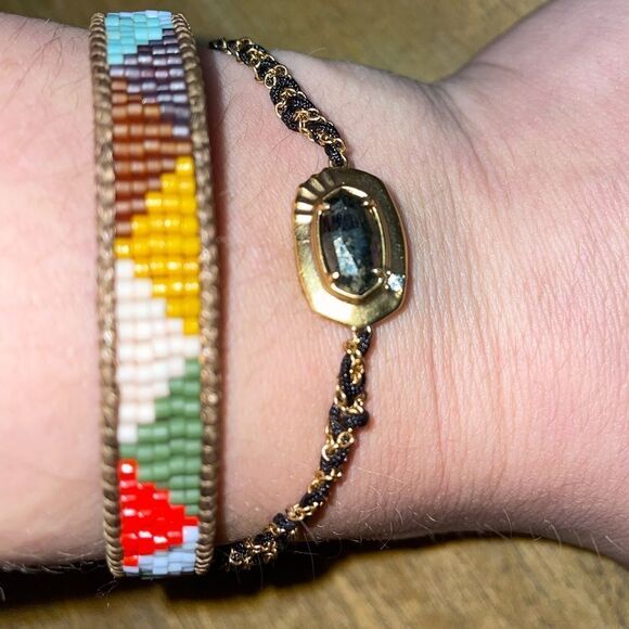 Delicate Gold/Black Bracelet - Picture 10 of 12